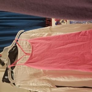 M lululemon pink top with support